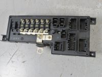 Volvo S80 Fuse Box / Electricity central Part code: 9452993
Body type: Sedaan
Engine typ...
