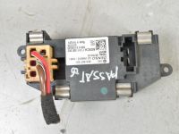 Volkswagen Passat Blower motor resistor Part code: 3C0907521
Body type: Universaal
Engi...