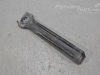 Toyota Hilux Bumper guide section (center) Part code: 52147-0K010
Body type: Pikap
Engine ...