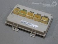 Fuse Box / Electricity central Part code: 04692248AA
Body type: Mahtuniversaal