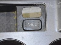 Honda CR-V Seat heater switch, right Body type: Linnamaastur