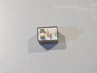 Toyota Avensis (T22) 1997-2003 Fog light relay Part code: 90080-87013
