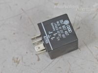 Ford Galaxy relays Part code: 357907467
Body type: Mahtuniversaal