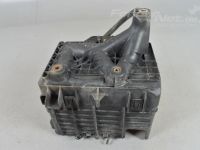 Volkswagen Polo Battery box Part code: 6Q0915419G
Body type: 3-ust luukpära...