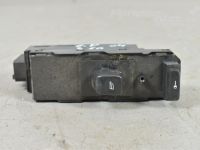 Volvo S60 Electric window switch, right (front) Part code: 30658147
Body type: Sedaan
Engine ty...