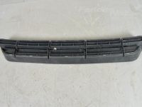 Ford Focus Bumper grille (center) Part code: 1215617
Body type: Universaal
