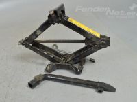 Ford Mondeo jack Part code: 1S7A-17080-AD
Body type: Universaal
