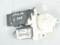 Seat Leon Window regulator engine, front right Part code: 1C0959802C 03E
Body type: 5-ust luuk...